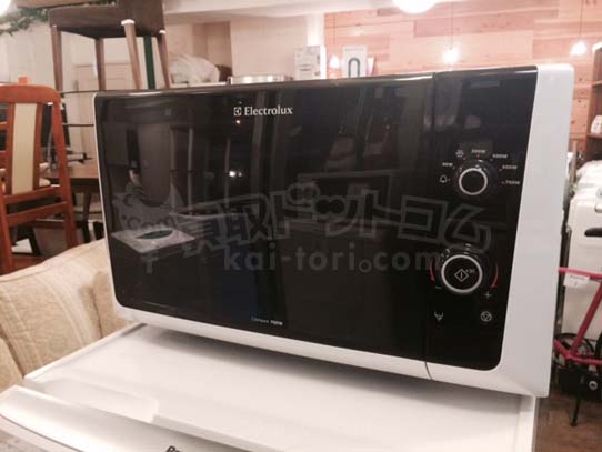 買取金額4500円　2012年製　エレクトロラックス/Electrolux 　EMS21200JW　電子レンジ　700W　